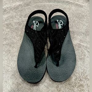 Sketchers black yoga foam sandals women’s size 7